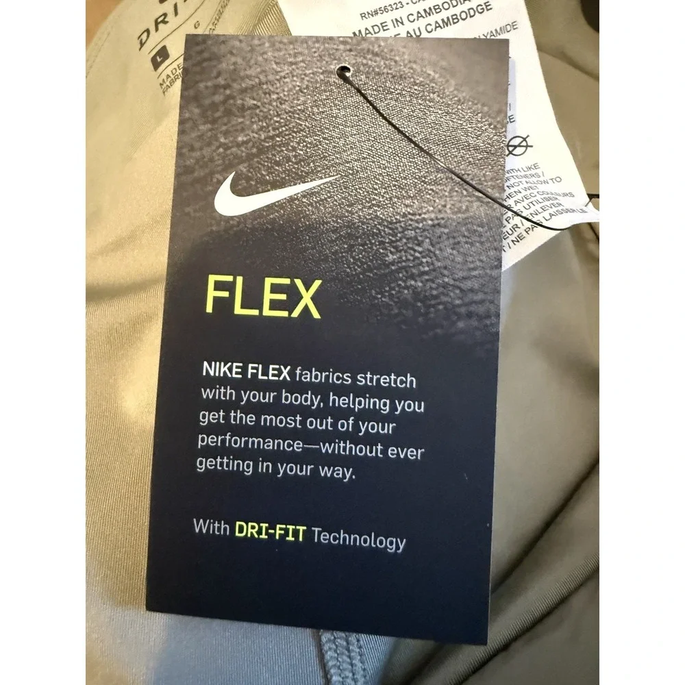 NWT Nike Women's Dri-Fit Bliss Luxe Training‎ Skort Size Large Gray  NEW